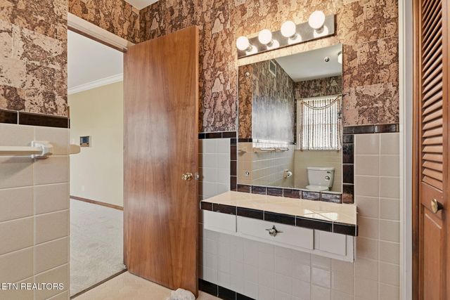 5510 E Sunset Rd, Knoxville, TN 37914