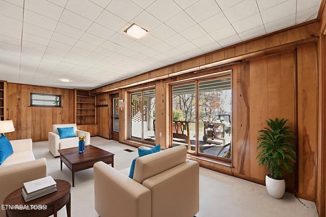 5510 E Sunset Rd, Knoxville, TN 37914