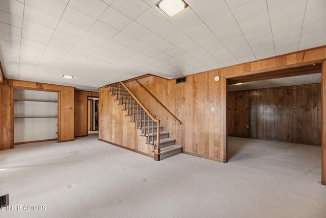 5510 E Sunset Rd, Knoxville, TN 37914