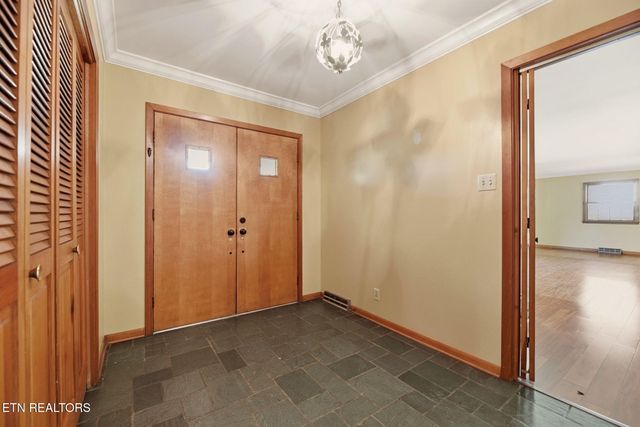 5510 E Sunset Rd, Knoxville, TN 37914