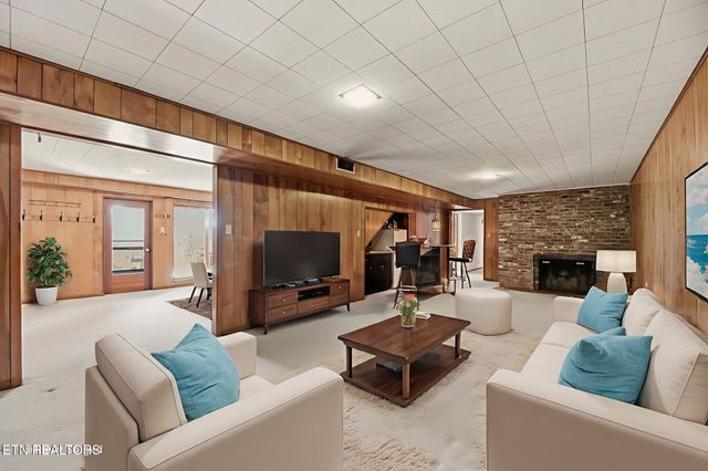 5510 E Sunset Rd, Knoxville, TN 37914