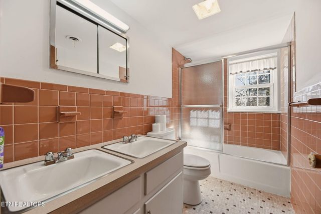 5510 E Sunset Rd, Knoxville, TN 37914