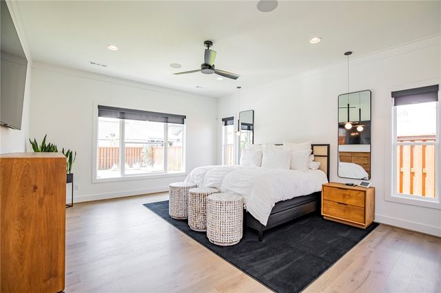 8702 W Thistle Lane, Bentonville, AR 72713