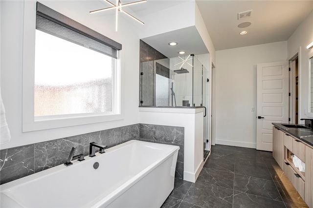 8702 W Thistle Lane, Bentonville, AR 72713