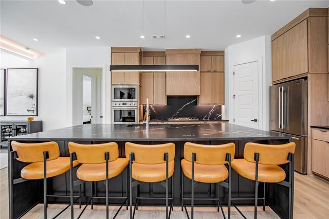8702 W Thistle Lane, Bentonville, AR 72713
