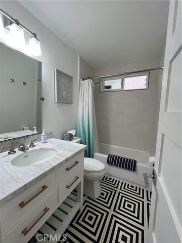 218 16th Street B, Huntington Beach, CA 92648