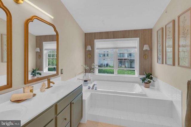 2470 N WHITTMORE ST, Furlong, PA 18925