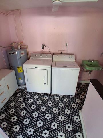 3372 MAYFLOWER STREET, Sarasota, FL 34231