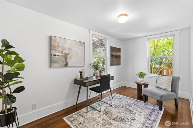 1601 10th Avenue W, Seattle, WA 98119