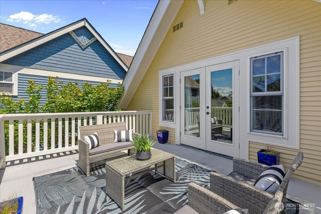 1601 10th Avenue W, Seattle, WA 98119
