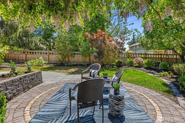 1601 10th Avenue W, Seattle, WA 98119