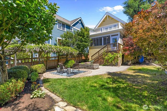 1601 10th Avenue W, Seattle, WA 98119