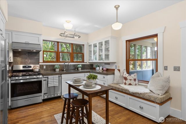 1601 10th Avenue W, Seattle, WA 98119