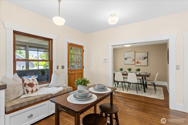 1601 10th Avenue W, Seattle, WA 98119