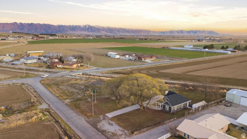 Image 23 of property listing at 10045 W 12000 N, Tremonton, UT 84337