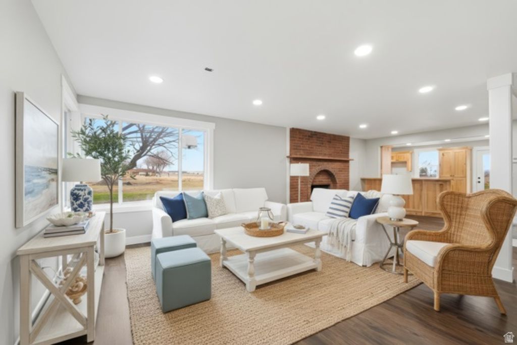 Image 10 of property listing at 10045 W 12000 N, Tremonton, UT 84337