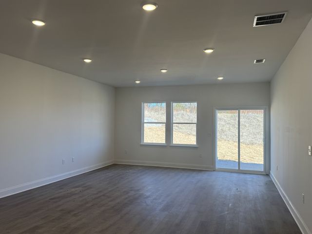 129 Dahlia Dr, La Vergne, TN 37086