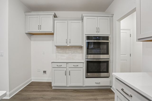 129 Dahlia Dr, La Vergne, TN 37086