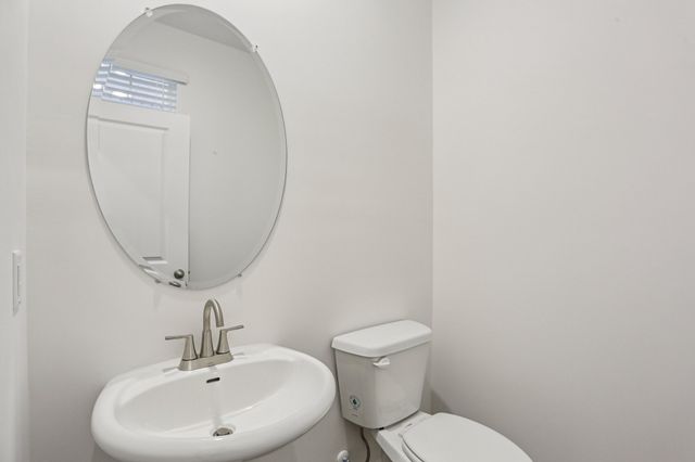 129 Dahlia Dr, La Vergne, TN 37086