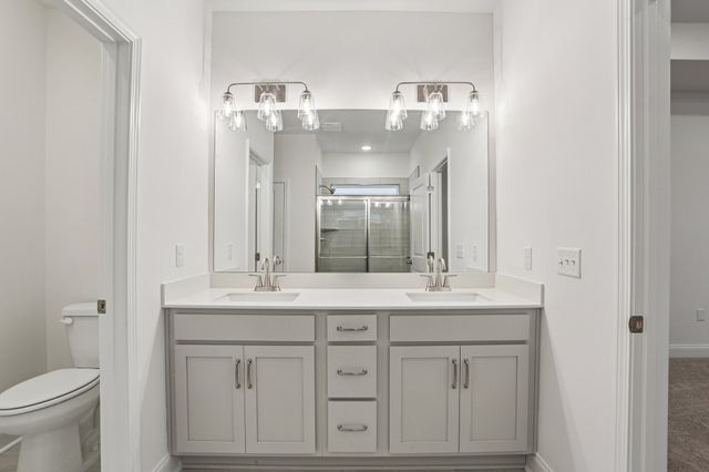 129 Dahlia Dr, La Vergne, TN 37086