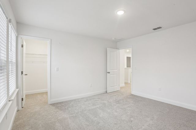 129 Dahlia Dr, La Vergne, TN 37086