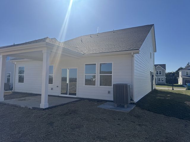 129 Dahlia Dr, La Vergne, TN 37086