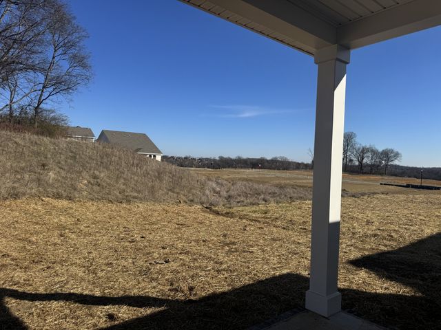 129 Dahlia Dr, La Vergne, TN 37086