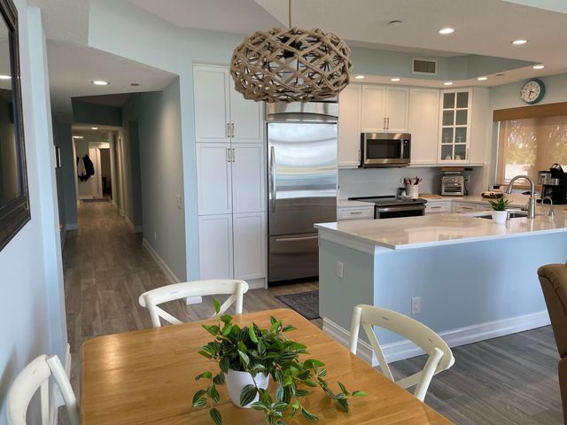 314 Inlet Way 201, Palm Beach Shores, FL 33404