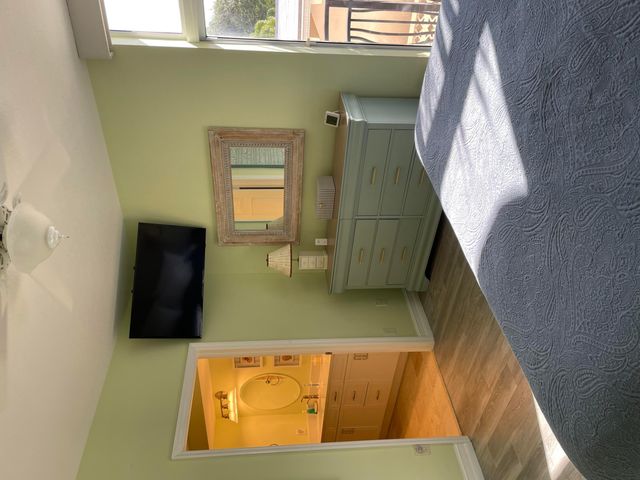 314 Inlet Way 201, Palm Beach Shores, FL 33404