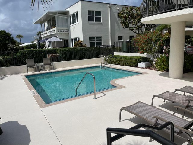 314 Inlet Way 201, Palm Beach Shores, FL 33404