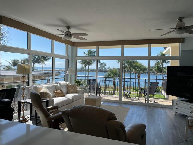 314 Inlet Way 201, Palm Beach Shores, FL 33404