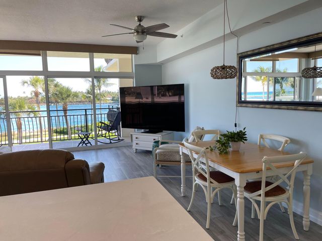 314 Inlet Way 201, Palm Beach Shores, FL 33404