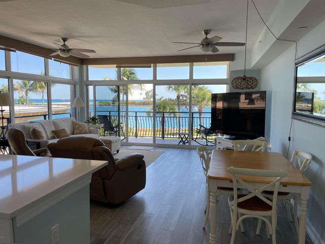 314 Inlet Way 201, Palm Beach Shores, FL 33404