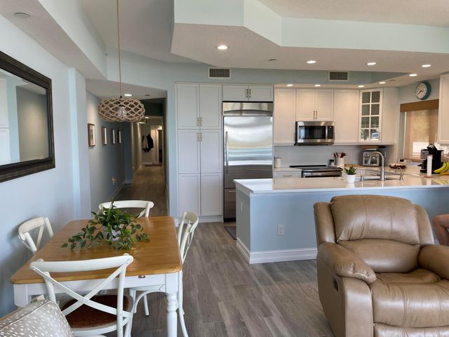 314 Inlet Way 201, Palm Beach Shores, FL 33404