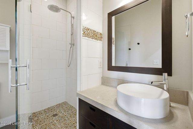 2011 Frankfort Ave 303, Louisville, KY 40206