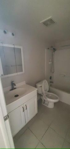 1501 CRESCENT CIR E-46, Lake Park, FL 33403