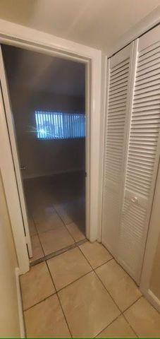 1501 CRESCENT CIR E-46, Lake Park, FL 33403