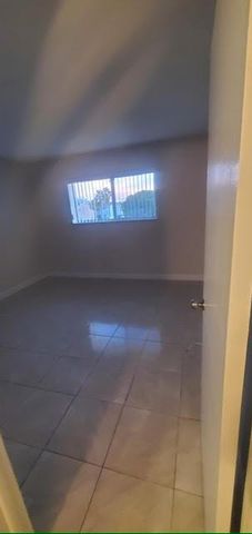 1501 CRESCENT CIR E-46, Lake Park, FL 33403