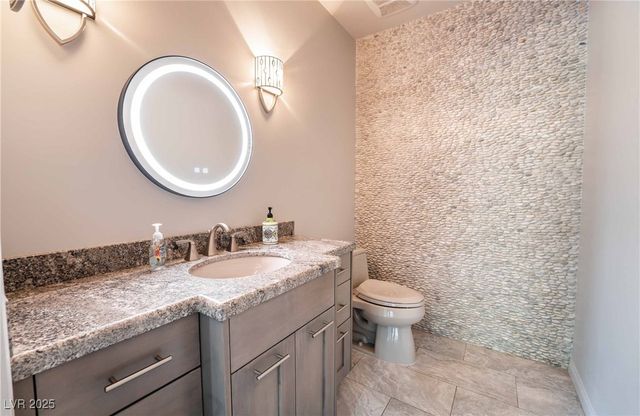 980 Vegas Valley Drive, Las Vegas, NV 89109