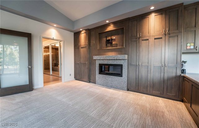 980 Vegas Valley Drive, Las Vegas, NV 89109