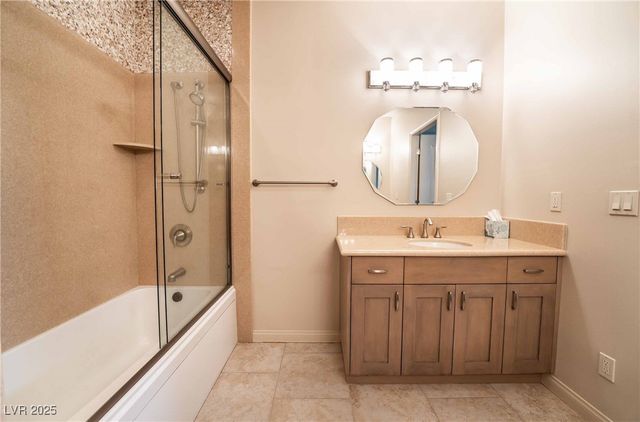 980 Vegas Valley Drive, Las Vegas, NV 89109