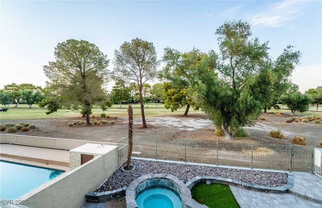 980 Vegas Valley Drive, Las Vegas, NV 89109