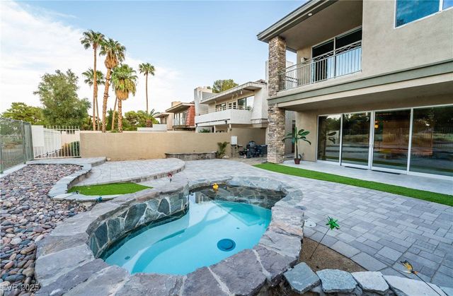 980 Vegas Valley Drive, Las Vegas, NV 89109