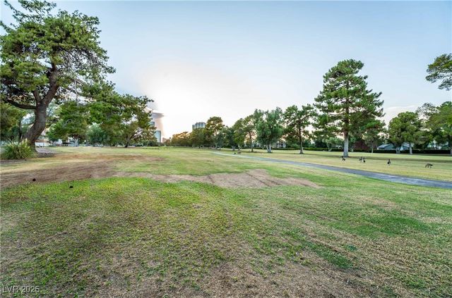 980 Vegas Valley Drive, Las Vegas, NV 89109