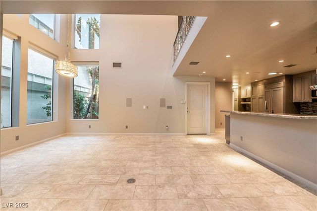 980 Vegas Valley Drive, Las Vegas, NV 89109