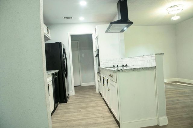 1432 Barron Lane, Fort Worth, TX 76112