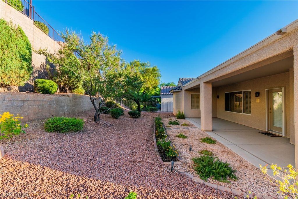 1668 Sebring Hills Drive, Henderson, NV 89052 — photo 4