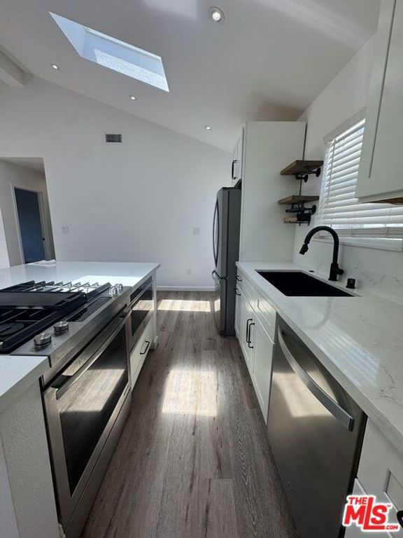 Image 7 of property listing at 5545 Spokane Street, Los Angeles, CA 90016