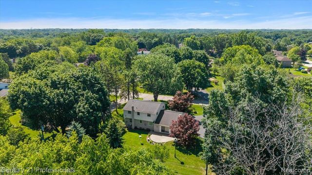 633 Foxhall Road, Bloomfield Hills, MI 48304