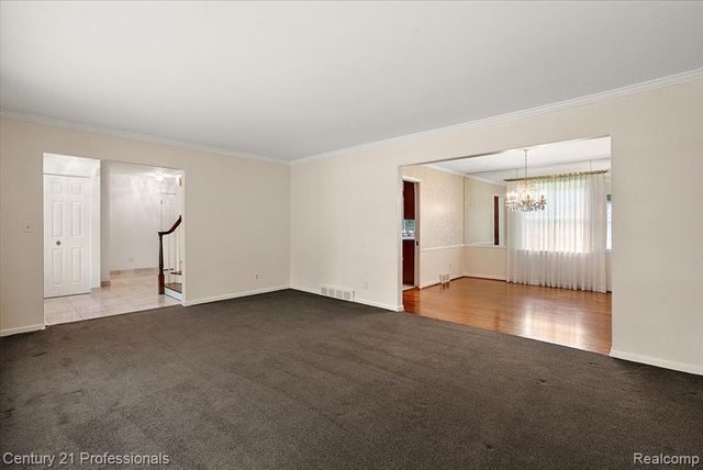 633 Foxhall Road, Bloomfield Hills, MI 48304